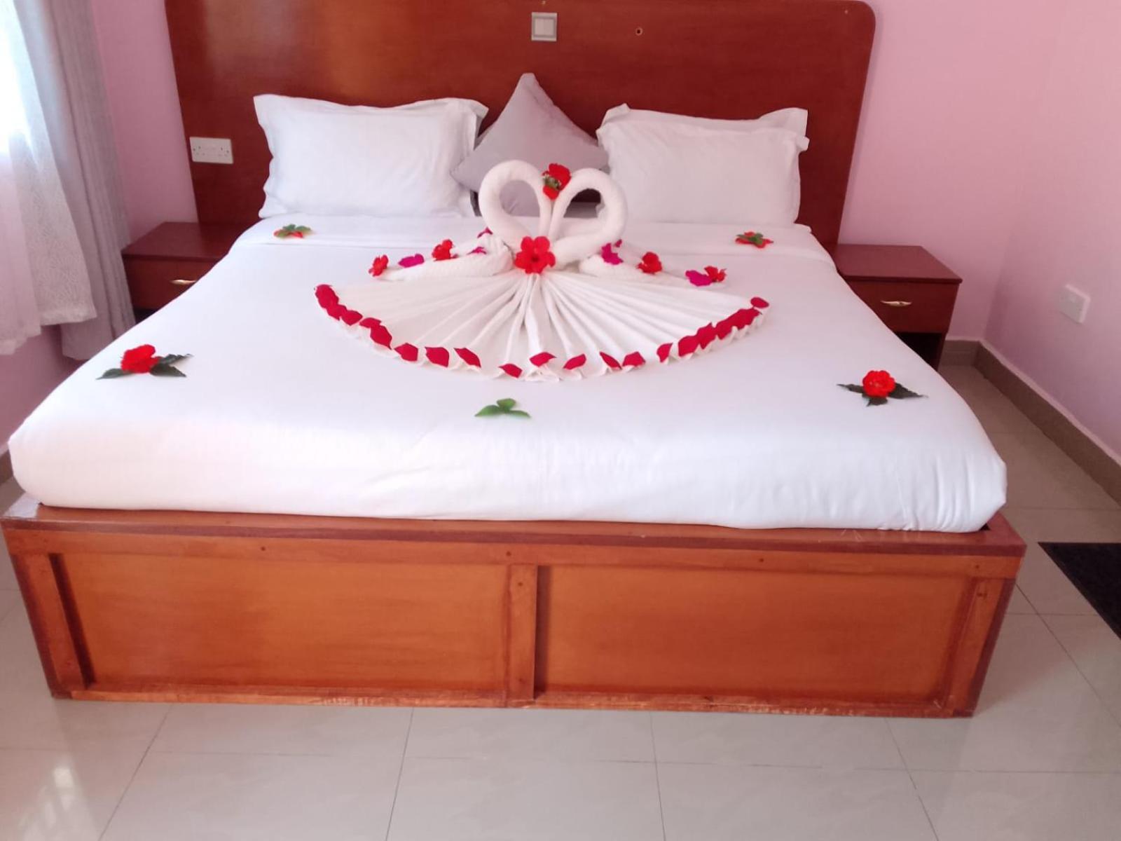 Juniper Park Resort Nyahururu Ngoại thất bức ảnh