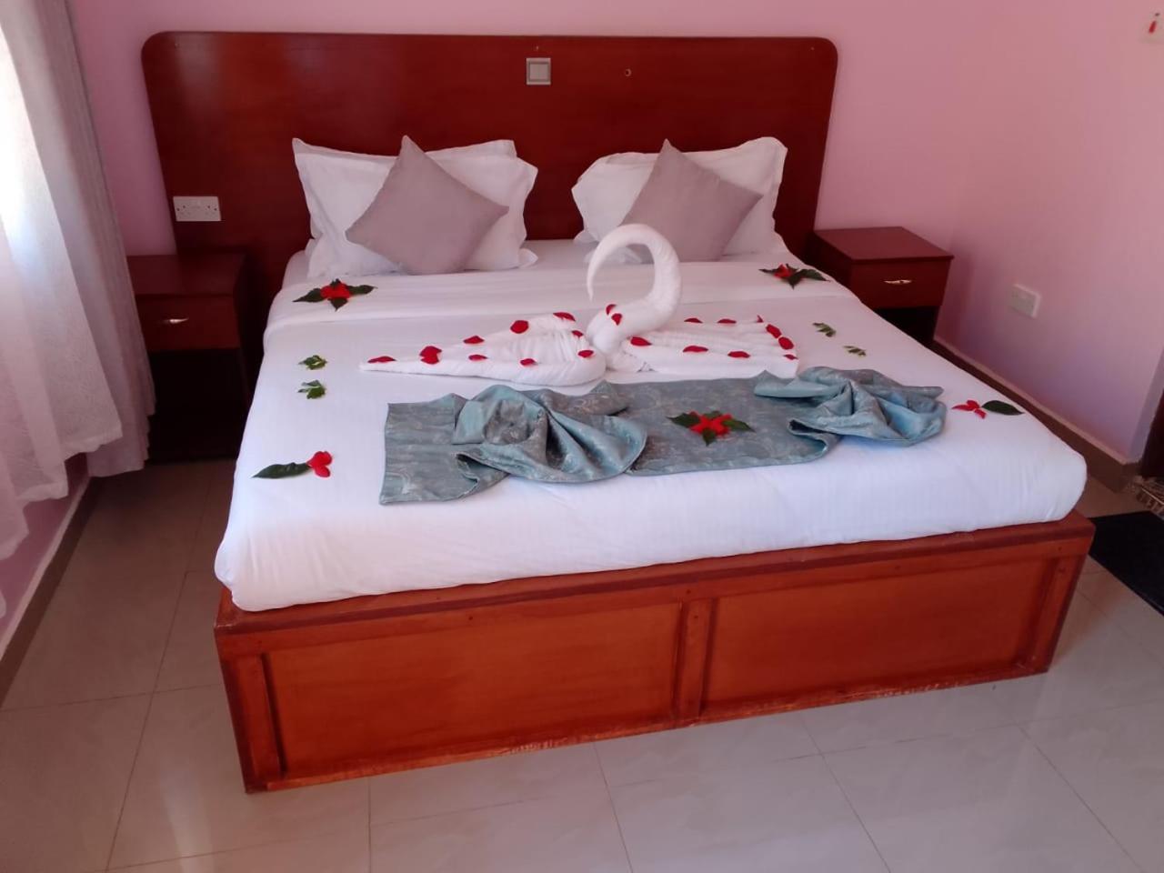Juniper Park Resort Nyahururu Ngoại thất bức ảnh